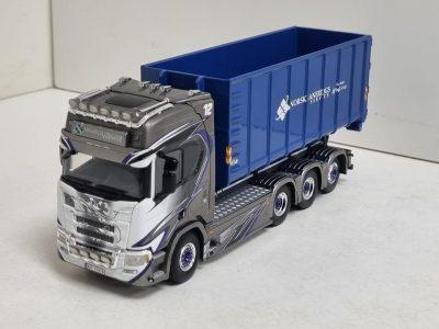 WSI scania R nextgen van NORSK SANERINGSSERVICE uit NOORWEGEN met HOOKLIFT SYSTEM + HOOKLIFT CONTAINER 40M3