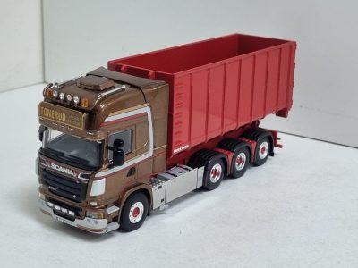 WSI scania R 8x4 van TONERUD uit NOORWEGEN met HOOKLIFT SYSTEM + CONTAINER 40M3