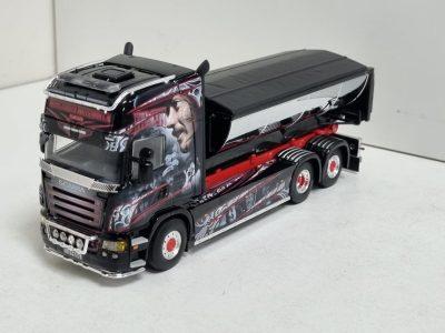 WSI scania R van KUISMANEN uit FINLAND een HOOKLIFT SYSTEM + HOOKLIFT CONTAINER ASPHALT