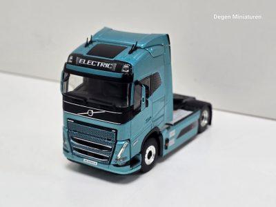 WSI PREMIUM LINE VOLVO FH5 GLOBETROTTER ELECTRIC 4X2