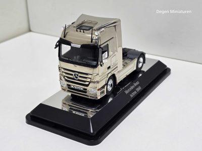 NZG mercedes actros 4×2 1860 ZILVER