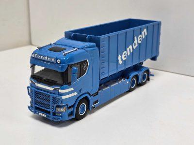 WSI scania R nextgen van TENDEN uit NOORWEGEN een motorwagen met haakarmopbouw en 40m3 container